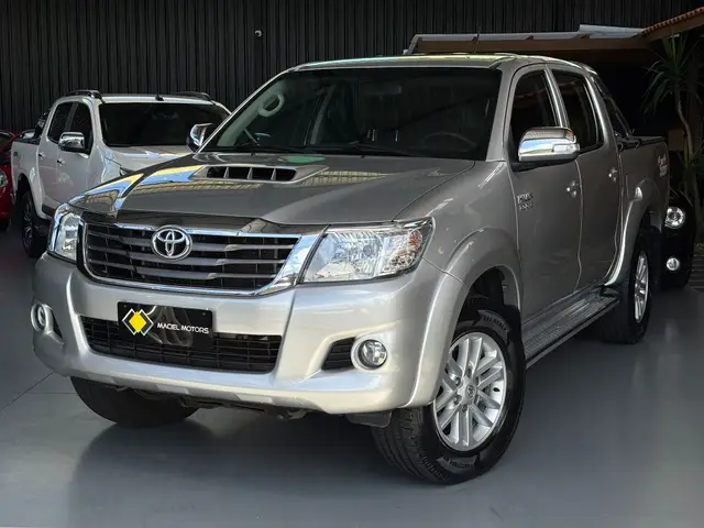Carro Toyota Hilux Cabine Dupla 2015 Hilux 3.0 TDI 4x4 CD SRV (Aut)