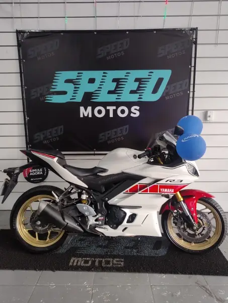 Moto Yamaha YZF R3 2023 World GP 60th Anniversary Edition