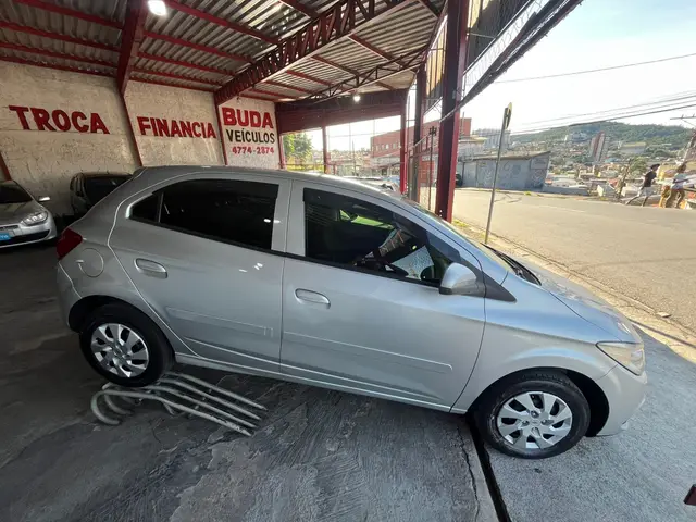 Carro Chevrolet Onix 2015 1.0 LS SPE/4