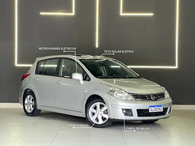 Carro Nissan Tiida 2013 SL 1.8 (flex)