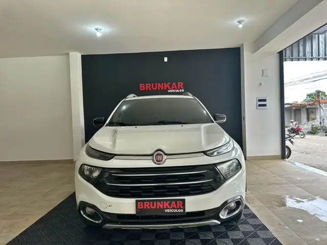 Carro Fiat Toro 2018 Volcano 2.0 diesel AT9 4x4