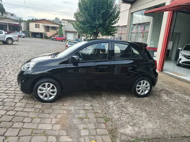 Carro Nissan March 2015 1.0 12V SV (Flex)