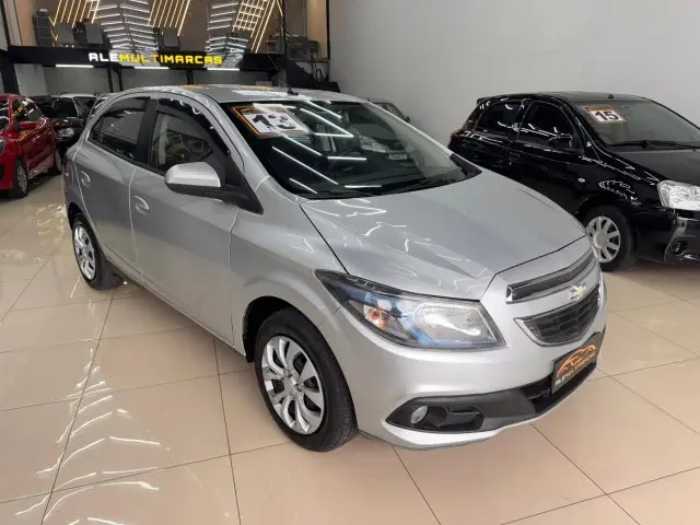 Carro Chevrolet Onix 2013 1.4 LT SPE/4