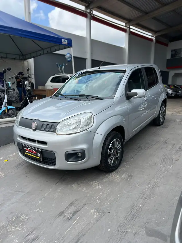 Carro Fiat Uno 2015 Attractive 1.0 8V (Flex) 4p