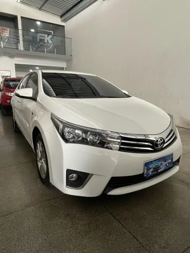 Carro Toyota Corolla 2015 Sedan 1.8 Dual VVT-i GLi Multi-Drive (Flex)