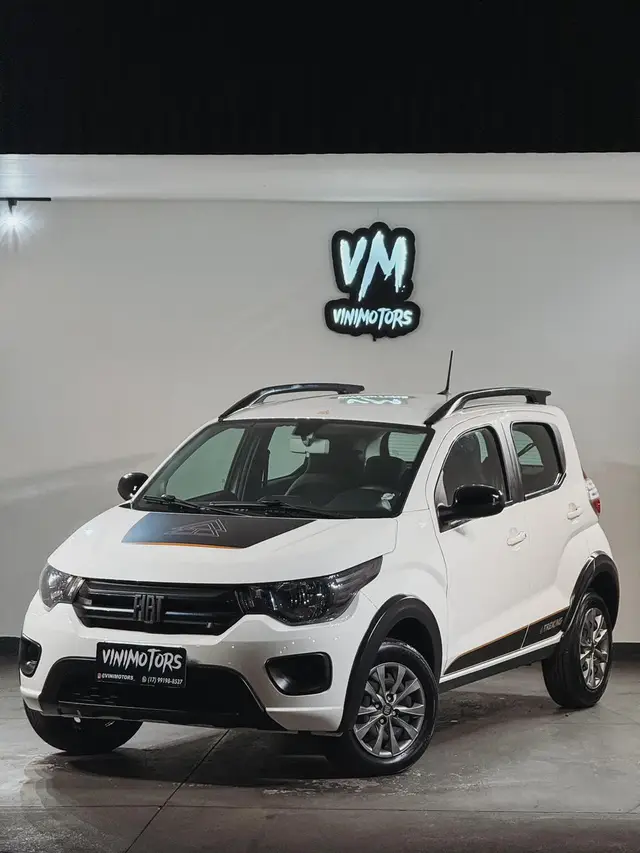 Carro Fiat Mobi 2023 Trekking 1.0 (Flex)