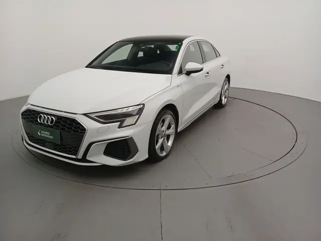 Carro Audi A3 Sportback 2023 S-Line 2.0 TFSI S-tronic (Híb.)