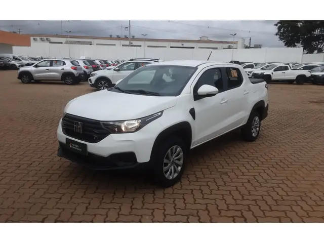 Carro Fiat Strada 2025 Volcano 1.3 Flex 8V CD Aut.