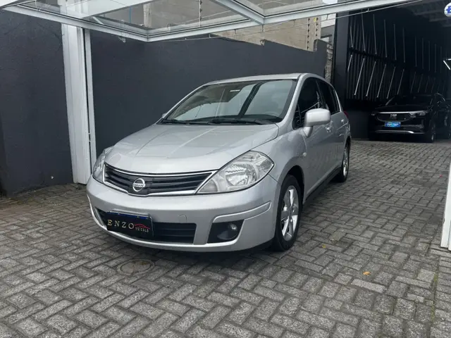 Carro Nissan Tiida 2011 SL 1.8 (flex)