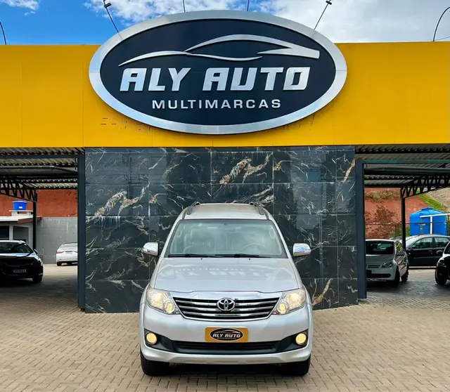 Carro Toyota Hilux SW4 2013 SR 2.7 4X2 (Aut)