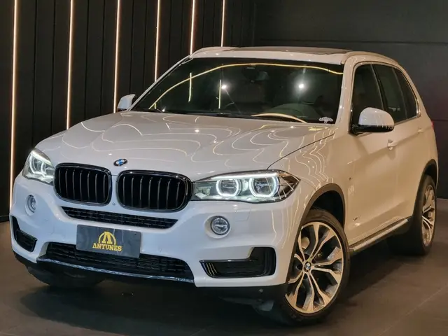 Carro BMW X5 2015 4.4 xDrive50i M Sport