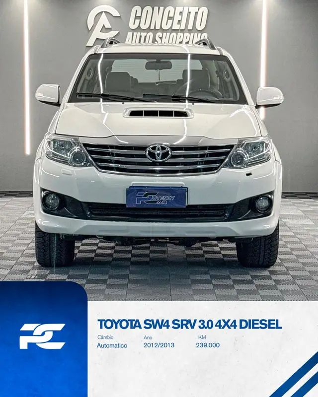Carro Toyota Hilux SW4 2013 SRV 3.0 4X4 (7 Lugares)