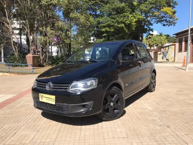 Carro Volkswagen Fox 2011 1.0 8V (Flex) 4p