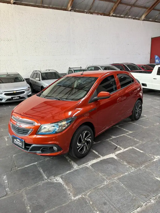 Carro Chevrolet Onix 2013 1.4 LT SPE/4