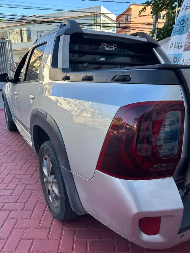 Carro Renault Duster Oroch 2016 2.0 16V Dynamique (Flex)