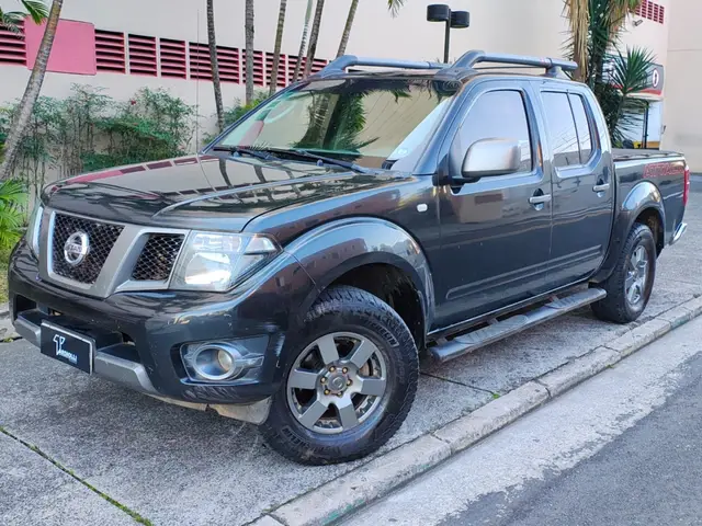Carro Nissan Frontier 2015 2.5 TD CD 4x4 SV Attack (Aut)