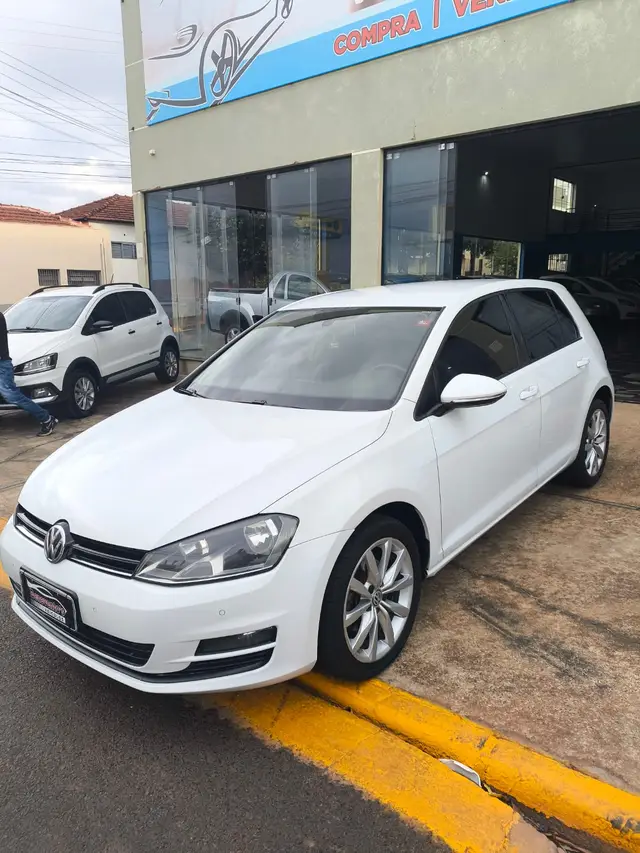 Carro Volkswagen Golf 2014 Comfortline 1.4 TSi