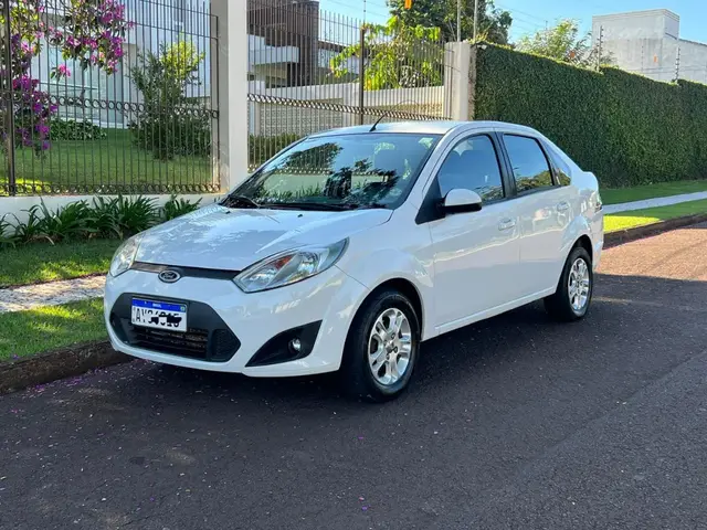 Carro Ford Fiesta Sedan 2014 SE 1.6 Rocam (Flex)