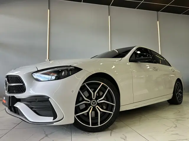 Carro Mercedes-Benz C 300 2022 AMG Line