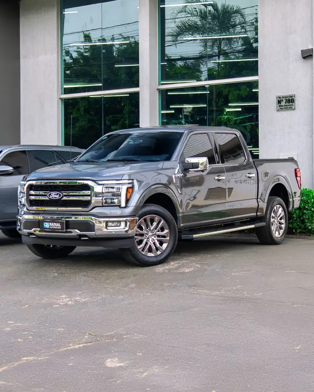 Carro Ford F-150 2024 Lariat 5.0 (Aut.)