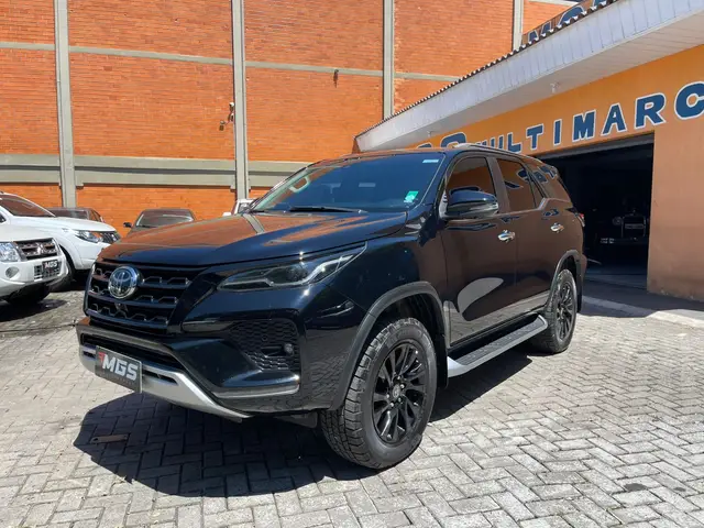 Carro Toyota SW4 2022 SRX 2.8 turbodiesel 5L 4x4 (Aut)