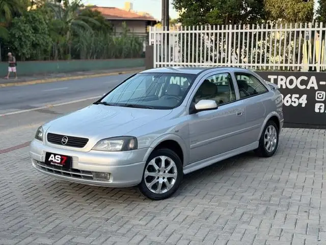 Carro Chevrolet Astra Hatch 2002 Sunny 2.0 8V