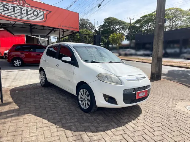 Carro Fiat Palio 2013 Essence 1.6 16V (Flex)