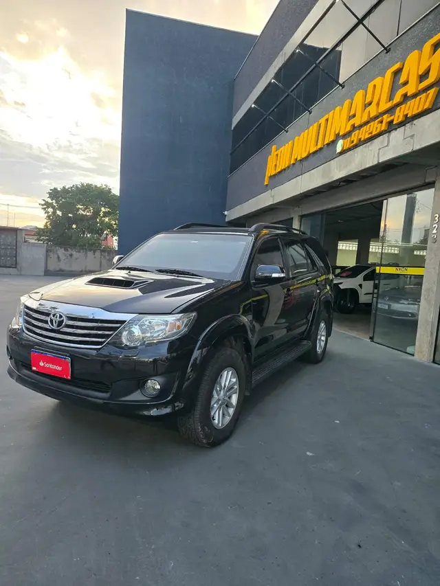 Carro Toyota SW4 2015 Hilux  3.0 TDI 4x4 SRV 5L