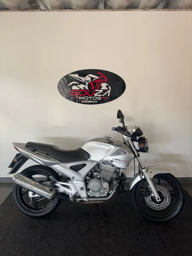 Moto Honda CBX 250 2005 Twister