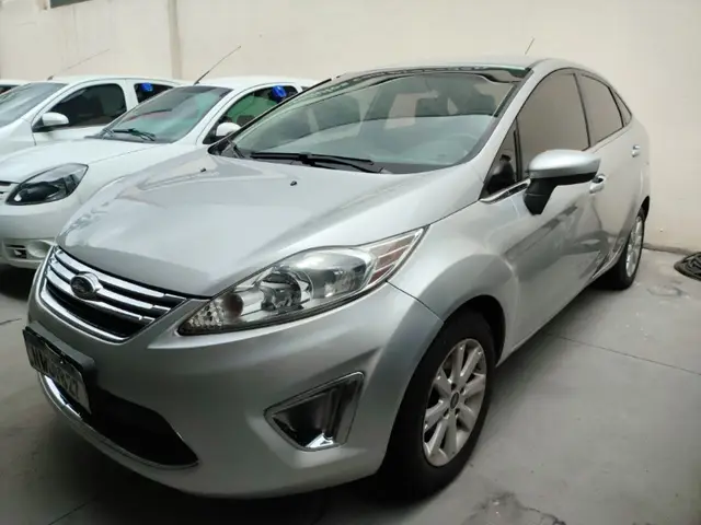 Carro Ford New Fiesta Hatch 2011 SE 1.6 16V (Flex)