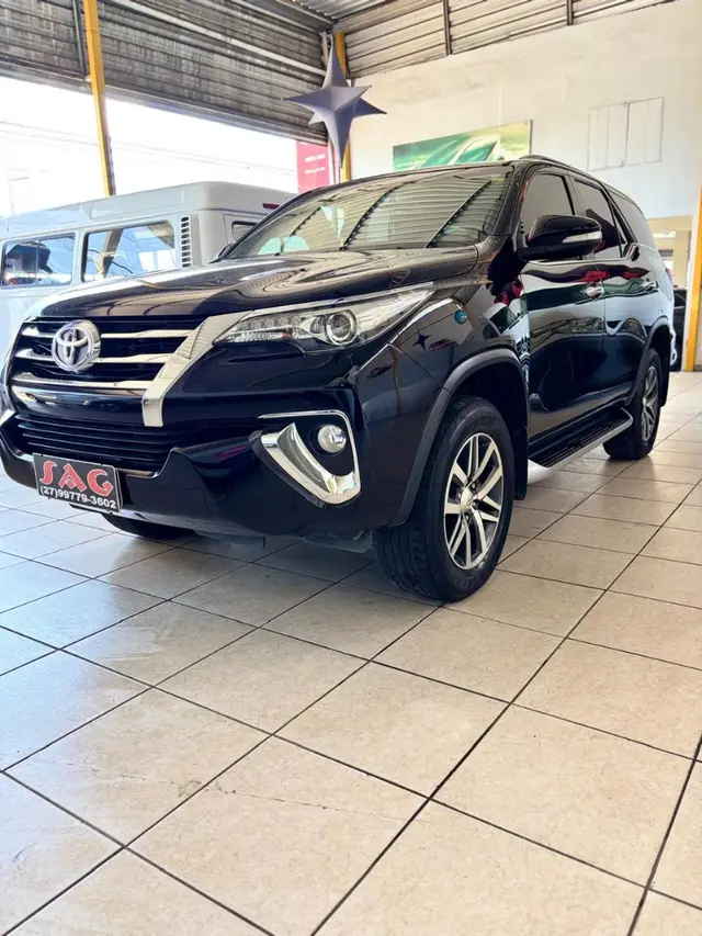 Carro Toyota SW4 2017 2.8 TDI SRX 5L 4x4 (Aut)