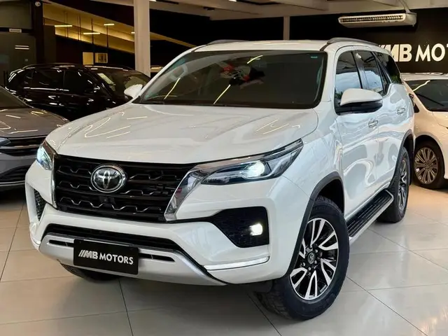 Carro Toyota SW4 2022 SRX 2.8 turbodiesel 7L 4x4 (Aut)