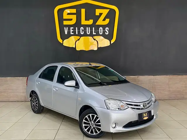 Carro Toyota Etios Sedan 2017 X 1.5 (Aut) (Flex)