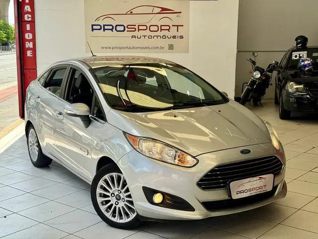 Carro Ford New Fiesta Sedan 2014 1.6 Titanium PowerShift (Flex)