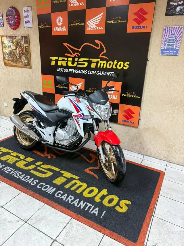 Moto Honda CB 300R 2015 (ABS)