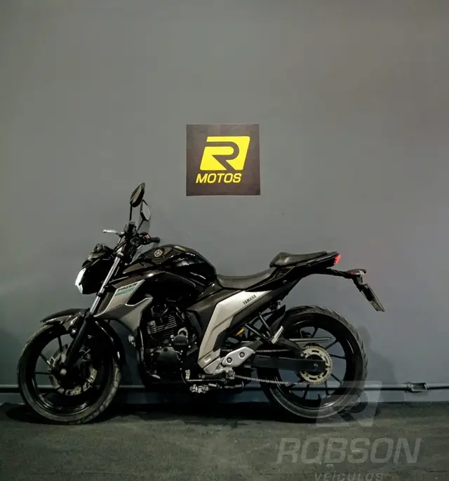 Moto Yamaha YS 250 Fazer 2019 ABS