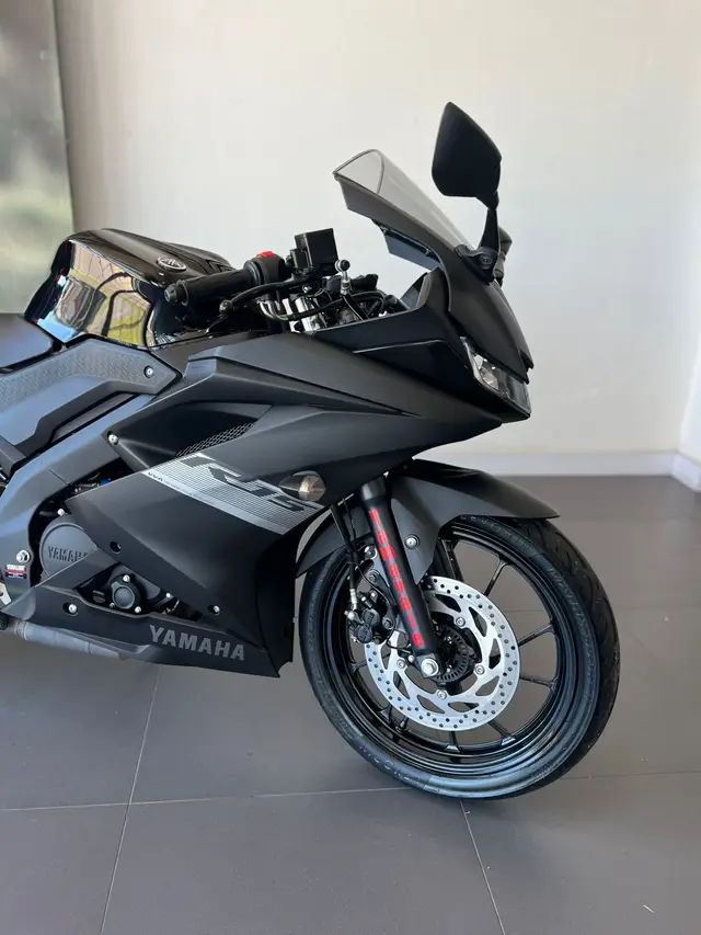 Moto Yamaha YZF R15 2024 ABS