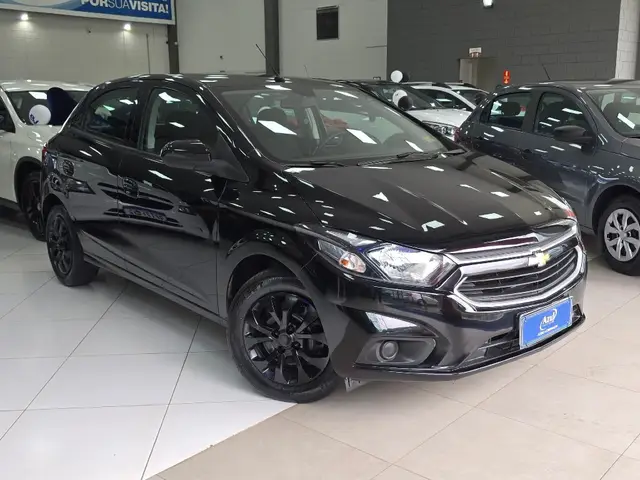Carro Chevrolet Onix 2018 LT 1.4 8V FlexPower 5p Mec.