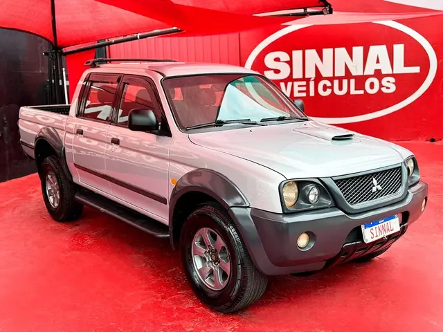 Carro Mitsubishi L200 Triton Outdoor 2012 HPE 2.5 4X4
