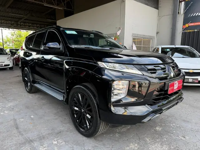 Carro Mitsubishi Pajero Sport 2025 Legend Black 2.4
