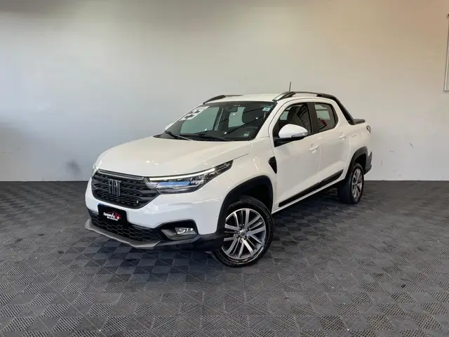 Carro Fiat Strada 2023 Volcano 1.3 8V CD AT