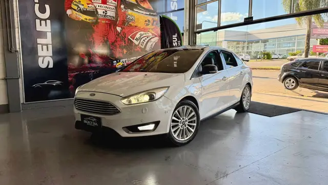 Carro Ford Focus Hatch 2016 Titanium 2.0 PowerShift