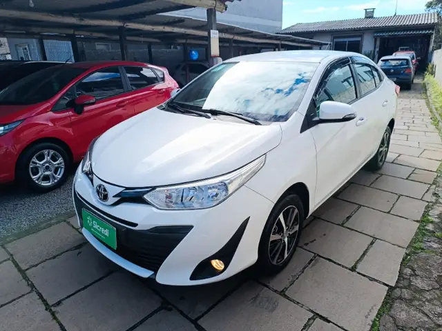 Carro Toyota Yaris Sedan 2021 1.5 XS Connect CVT (Flex)