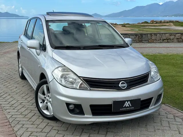 Carro Nissan Tiida 2012 SL 1.8 (flex) (aut)