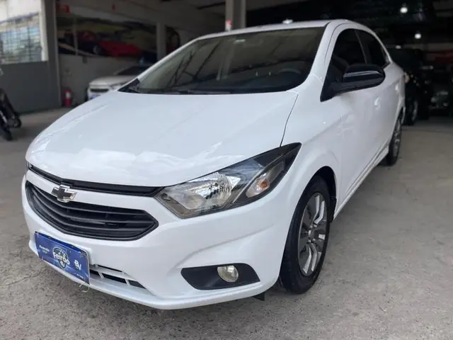 Carro Chevrolet Onix Plus 2021 1.0 LT (Flex)