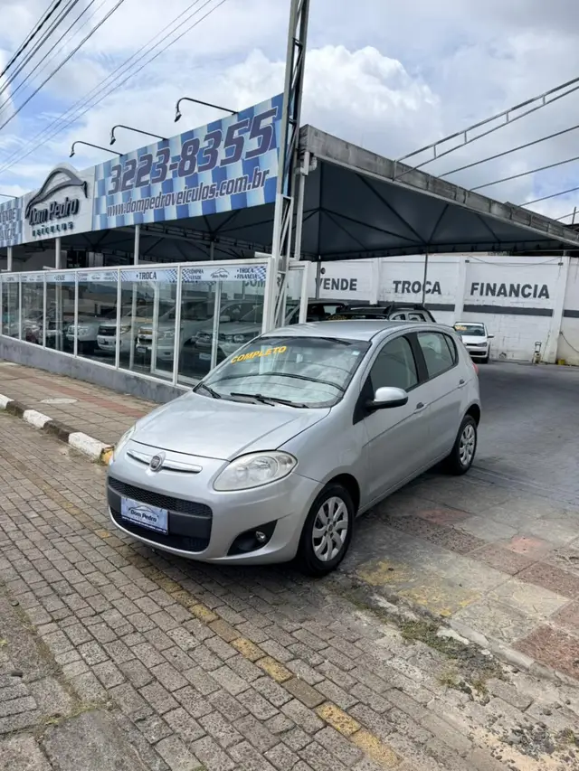 Carro Fiat Palio 2013 Attractive 1.4 8V (Flex)