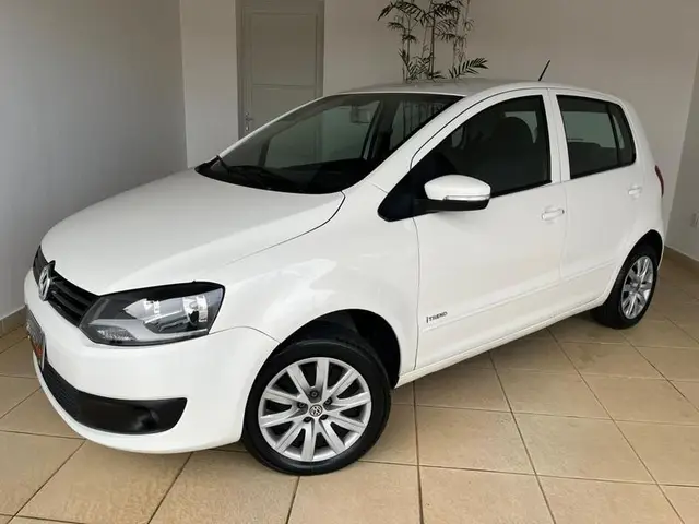 Carro Volkswagen Fox 2012 1.0 8V (Flex) 2p