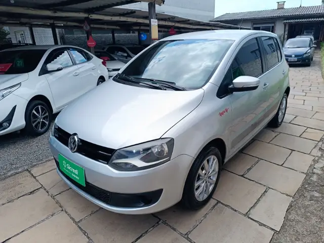 Carro Volkswagen Fox 2014 1.6 VHT Rock in Rio (Flex)