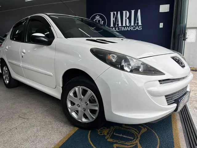 Carro Peugeot 207 2015 Hatch Active 1.4 (Flex)