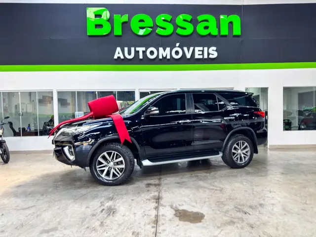 Carro Toyota SW4 2017 2.8 TDI SRX 5L 4x4 (Aut)